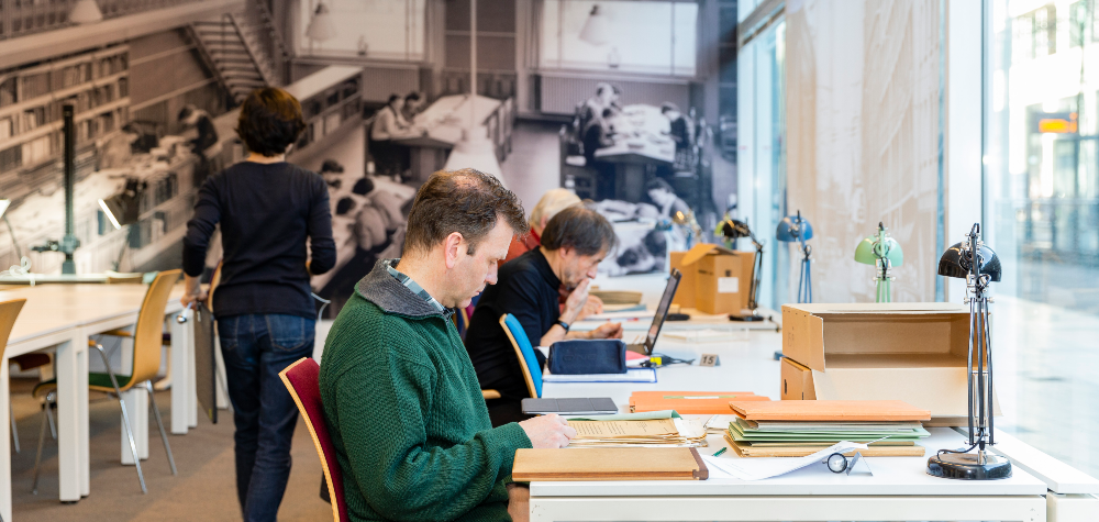 Bezoekers in de studiezaal